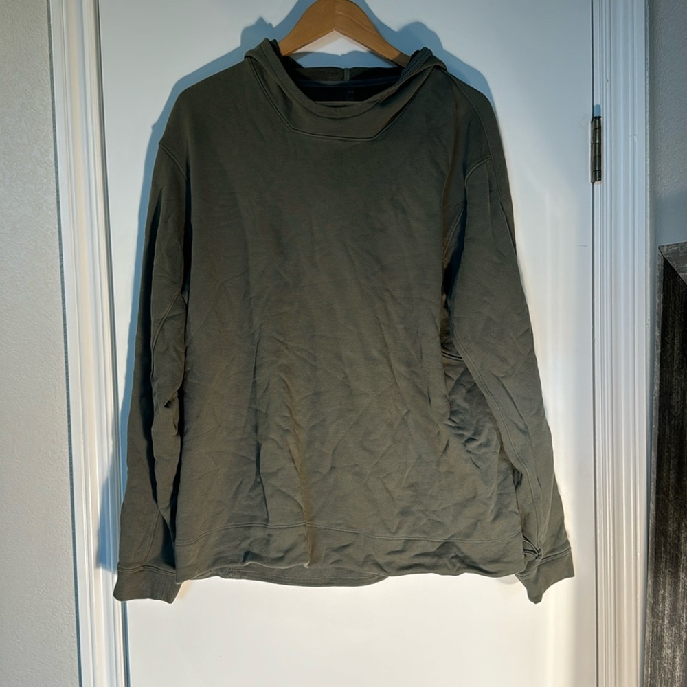 Lululemon Men’s Pullover